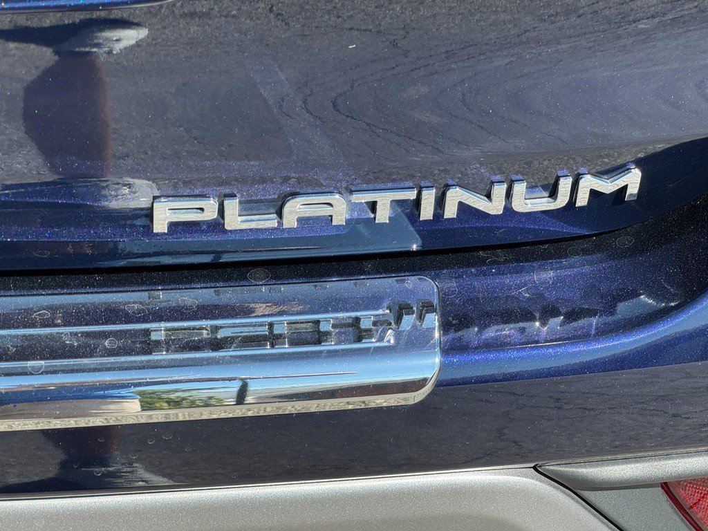 Used 2023 Toyota Highlander Platinum FWD image 6