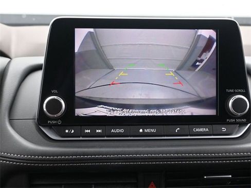 Used 2023 Nissan Rogue S image 23