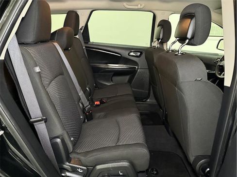 Used 2019 Dodge Journey SE image 26