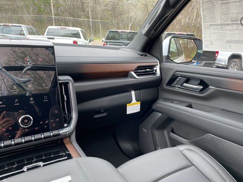 New 2026 GMC Yukon Denali w/ Denali Reserve Package image 27