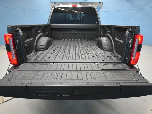 New 2025 Ford F250 Lariat w/ Lariat Ultimate Package image 35