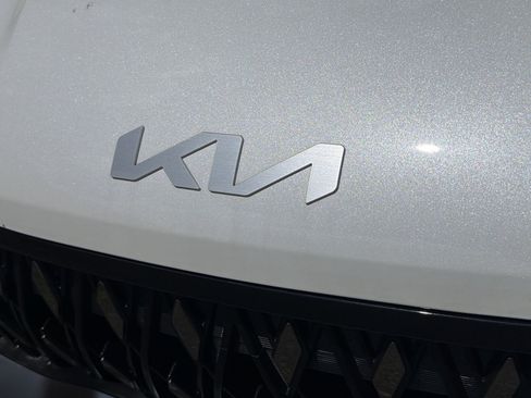 New 2026 Kia Carnival EX FWD image 12