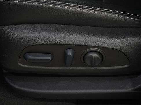 Used 2022 GMC Terrain SLT w/ LPO, Floor Liner Package AWD/4WD image 25