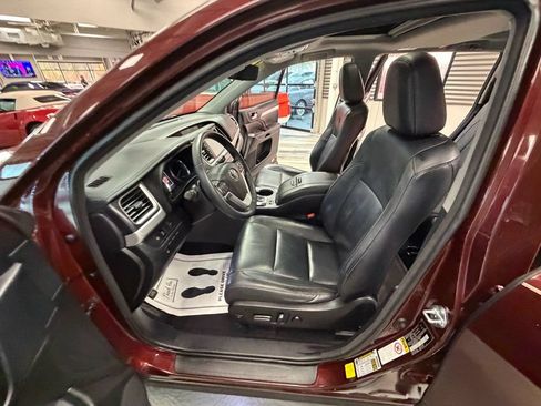Used 2018 Toyota Highlander XLE FWD image 59