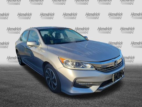 Used 2017 Honda Accord EX-L image 2
