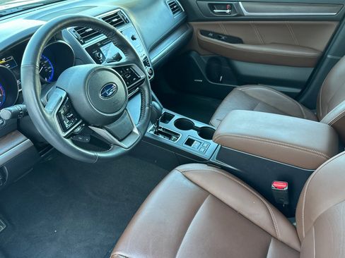 Used 2018 Subaru Outback 2.5i Touring image 10