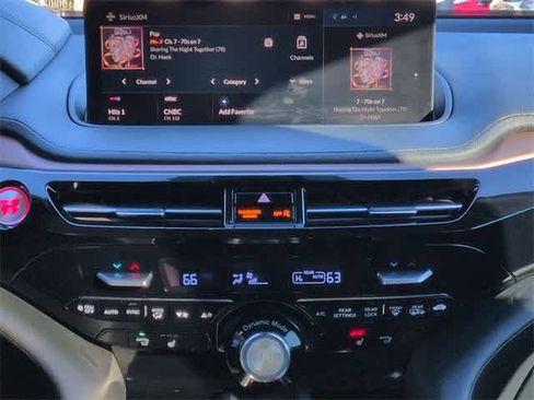 Used 2022 Acura MDX FWD image 30