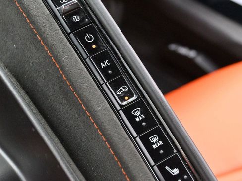 Used 2025 Chevrolet Corvette Stingray Premium Conv w/ Z51 Performance Package image 32