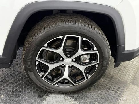Certified 2024 Jeep Compass Limited AWD/4WD image 13