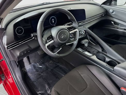 Certified 2023 Hyundai Elantra SEL w/ Convenience Package image 18