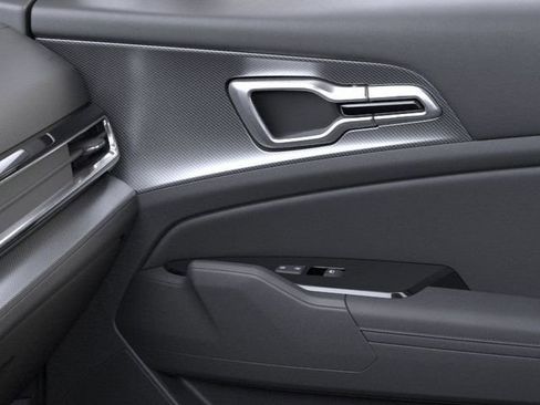 Used 2025 Kia Sportage SX image 25