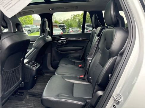 Used 2018 Volvo XC90 T5 Momentum w/ Convenience Package AWD/4WD image 11