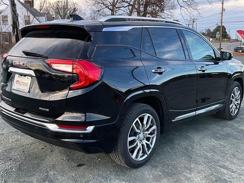 Used 2022 GMC Terrain Denali w/ Denali Premium Package image 8