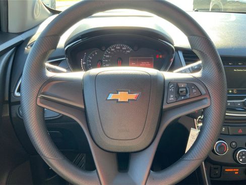 Used 2018 Chevrolet Trax LS w/ LPO, Protection Package FWD image 16