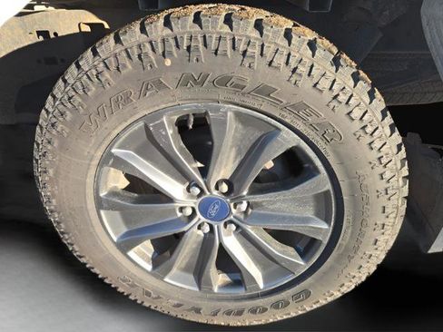 Used 2018 Ford F150 XLT w/ Equipment Group 302A Luxury image 9