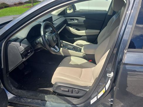 Used 2025 Honda Accord Touring image 3