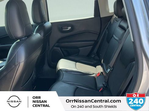 Used 2019 Jeep Compass Latitude FWD image 13