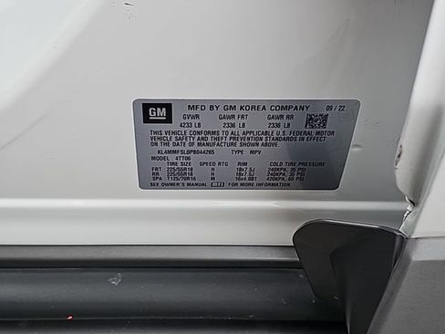 Used 2023 Buick Encore GX Essence w/ Experience Buick Package FWD image 40