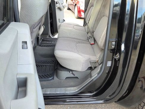 Used 2008 Nissan Frontier SE w/ SE Value Truck Pkg AWD/4WD image 30