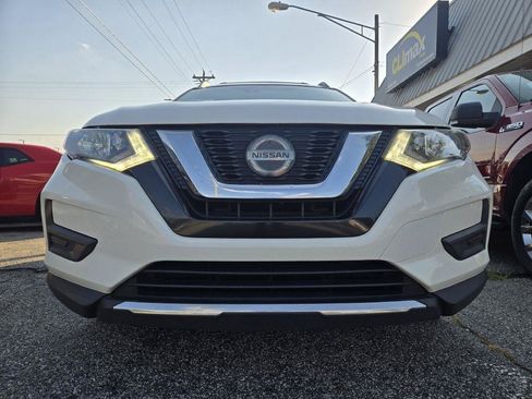 Used 2020 Nissan Rogue S w/ Special Edition Package FWD image 3