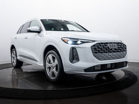 New 2025 Audi Q5 Premium Plus image 2