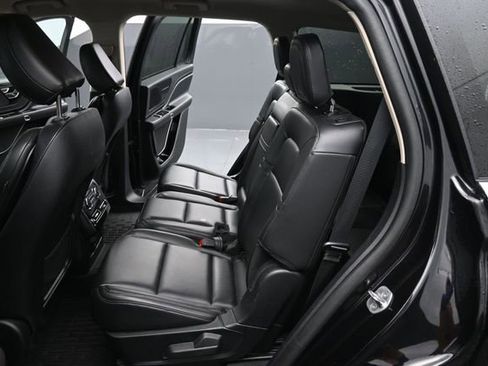 Used 2023 Lincoln Aviator AWD image 14