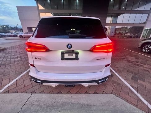 Used 2019 BMW X5 xDrive40i w/ M Sport Package AWD/4WD image 4