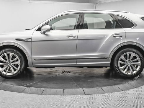New 2025 Bentley Bentayga image 9