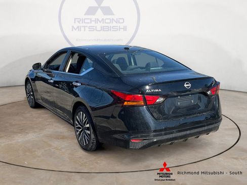 Used 2024 Nissan Altima 2.5 SV image 5