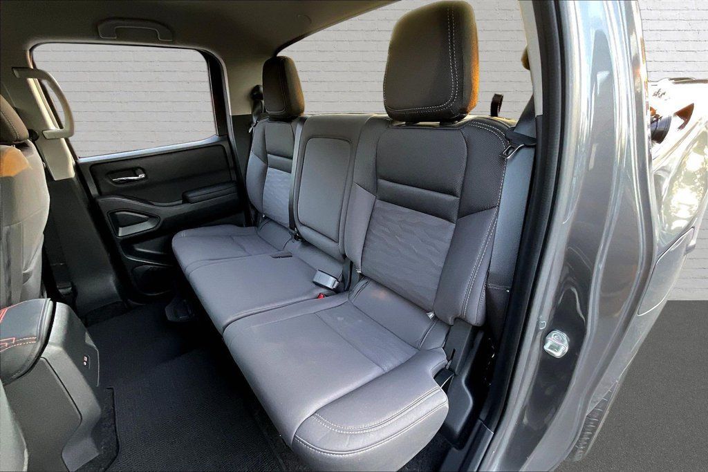 Used 2023 Nissan Frontier SV AWD/4WD image 21