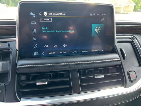 Used 2023 Chevrolet Suburban Premier w/ Advanced Technology Package AWD/4WD image 15
