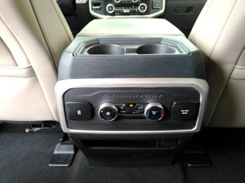 Used 2024 Ford Expedition XLT AWD/4WD image 30