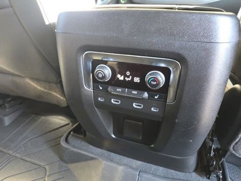 Used 2024 Chevrolet Tahoe High Country image 17