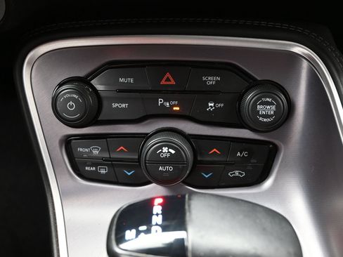 Used 2019 Dodge Challenger R/T w/ Driver Convenience Group RWD image 35