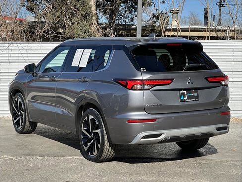 Used 2022 Mitsubishi Outlander SEL image 13