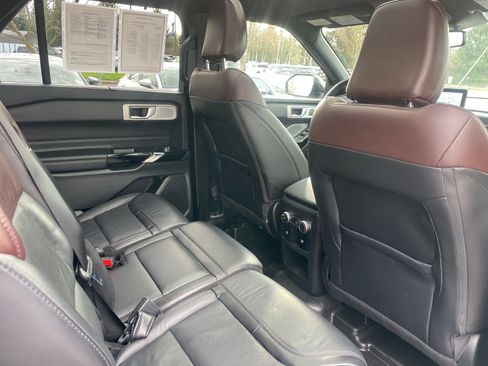 Used 2021 Ford Explorer Platinum w/ Equipment Group 601A AWD/4WD image 14