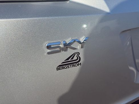 Used 2009 Saturn Sky RWD image 29