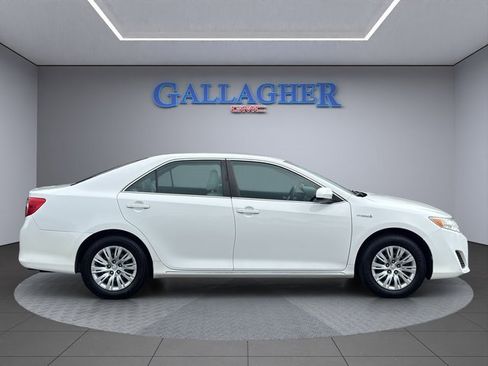 Used 2014 Toyota Camry LE image 3