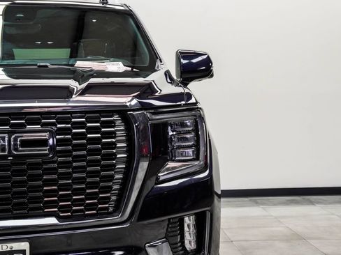 Used 2023 GMC Yukon Denali Ultimate AWD/4WD image 7