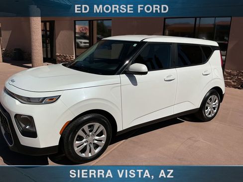 Used 2022 Kia Soul LX FWD image 2