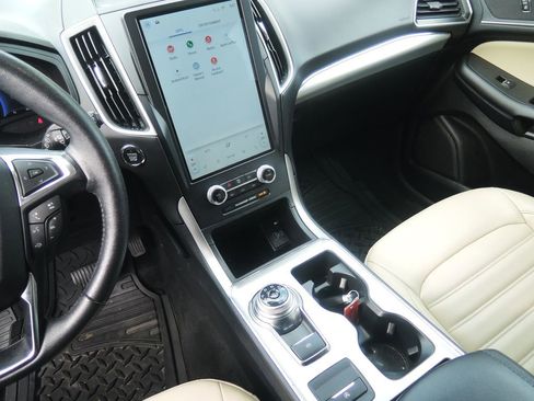 Used 2022 Ford Edge SEL AWD/4WD image 9