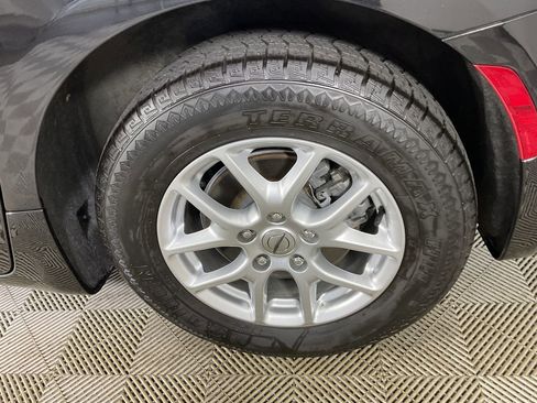 Used 2023 Chrysler Voyager LX image 6