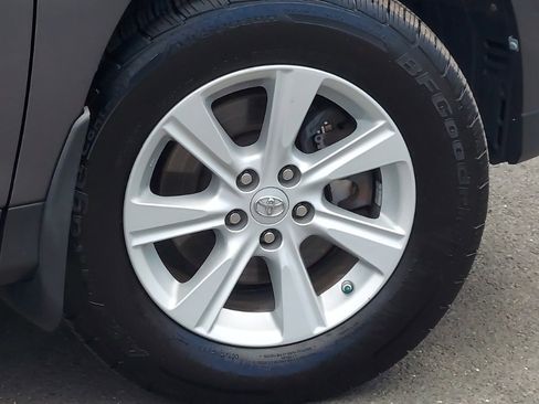 Used 2012 Toyota Highlander SE w/ Tow Pkg AWD/4WD image 18