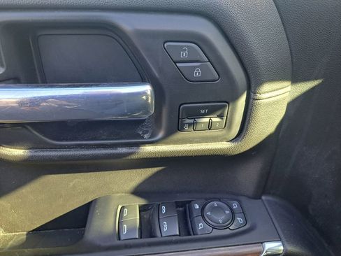 Used 2021 Chevrolet Silverado 1500 High Country image 23