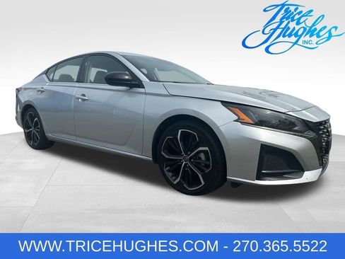 Used 2024 Nissan Altima 2.5 SR FWD image 1