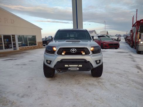Used 2012 Toyota Tacoma 4x4 Double Cab w/ TRD Sport Pkg image 8