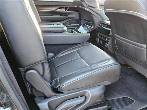 Used 2023 Jeep Grand Wagoneer 4WD image 18