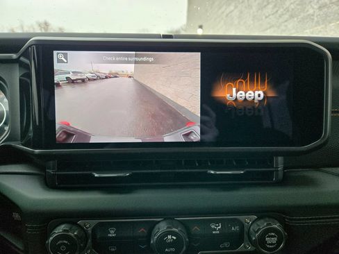 Used 2026 Jeep Gladiator Mojave AWD/4WD image 26