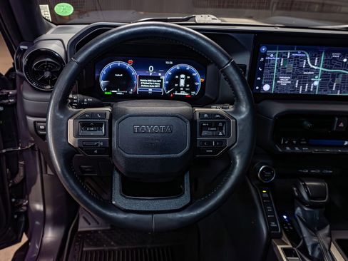 Used 2024 Toyota Land Cruiser image 18