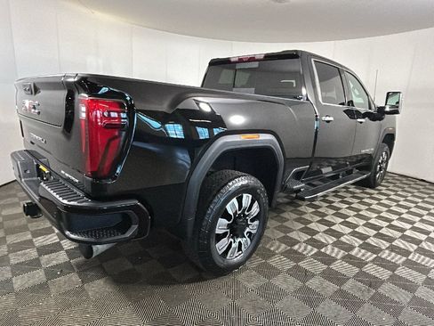 Used 2024 GMC Sierra 2500 Denali w/ Denali Reserve Package AWD/4WD image 3